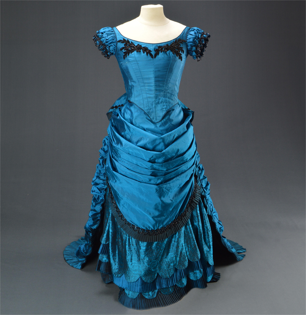 Movie Interview With The Vampi - Evening Gown ulasan dan harga