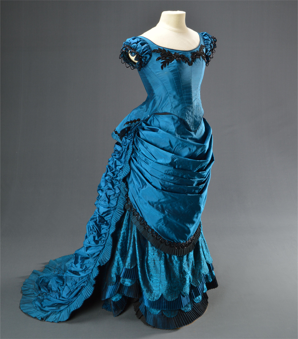 Movie Interview With The Vampi - Evening Gown ulasan dan harga